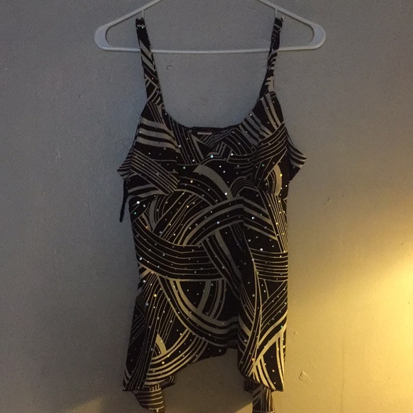 What’s hot blouse - Picture 1 of 2
